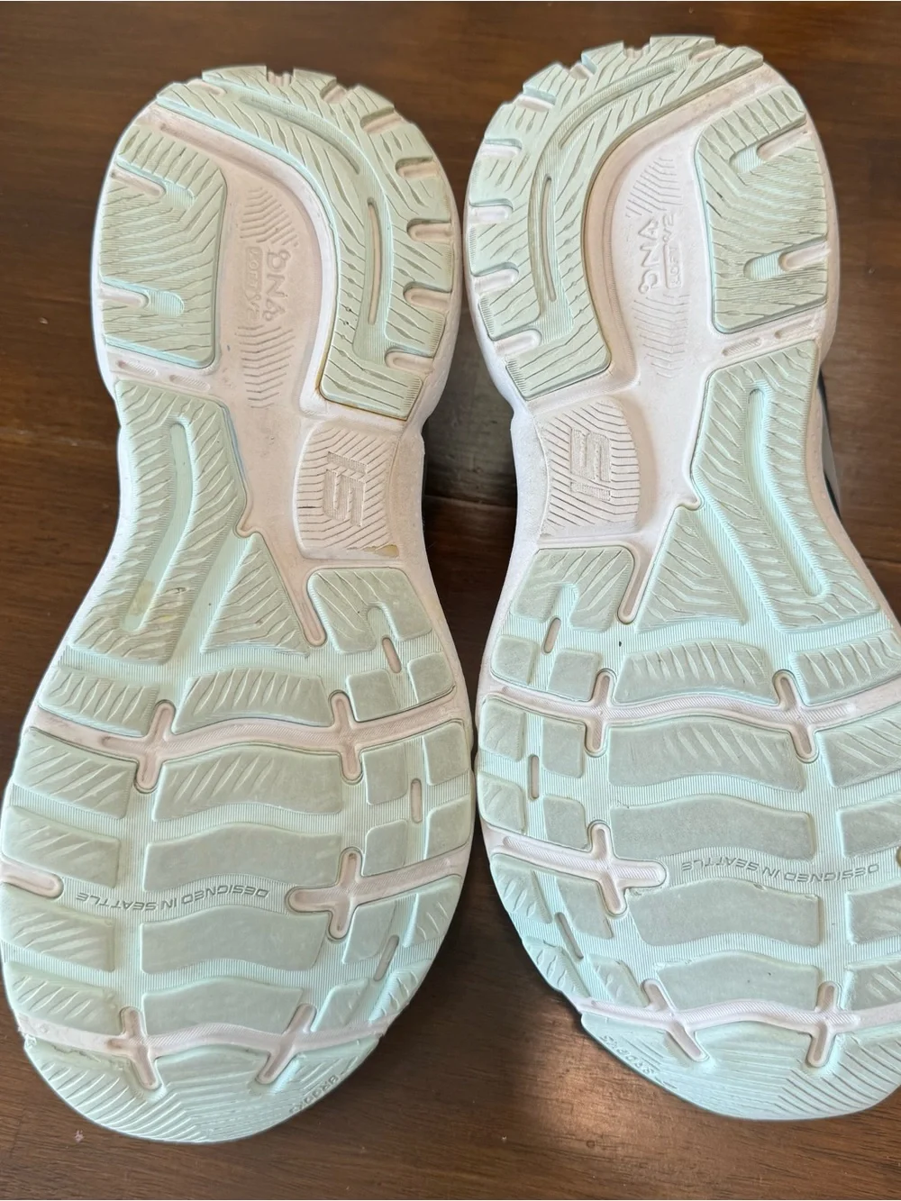 Brooks Ghost 15 Women's Size 11 Wide Running Walking Shoes Navy White
